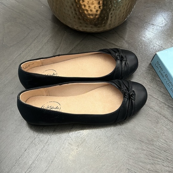 LIFESTRIDE Anika Slip-ons (WIDE) - Picture 6 of 11